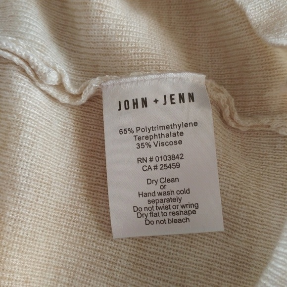 John + Jenn Cold Shoulder Sweater Top M - Picture 8 of 9